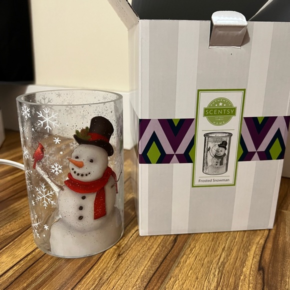 Brand New Scensty Warmer - Picture 2 of 2